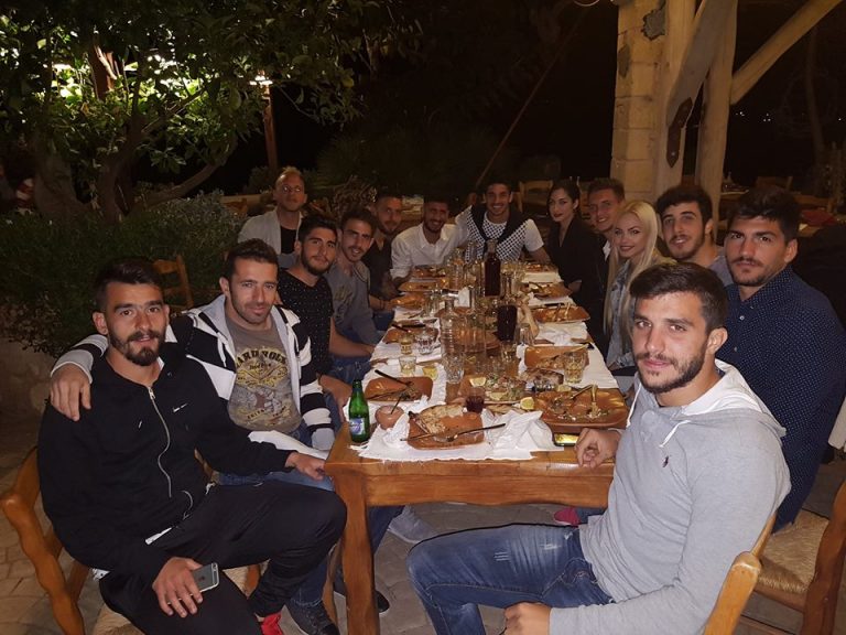 Τραπέζι και… καφές αντί για προπόνηση