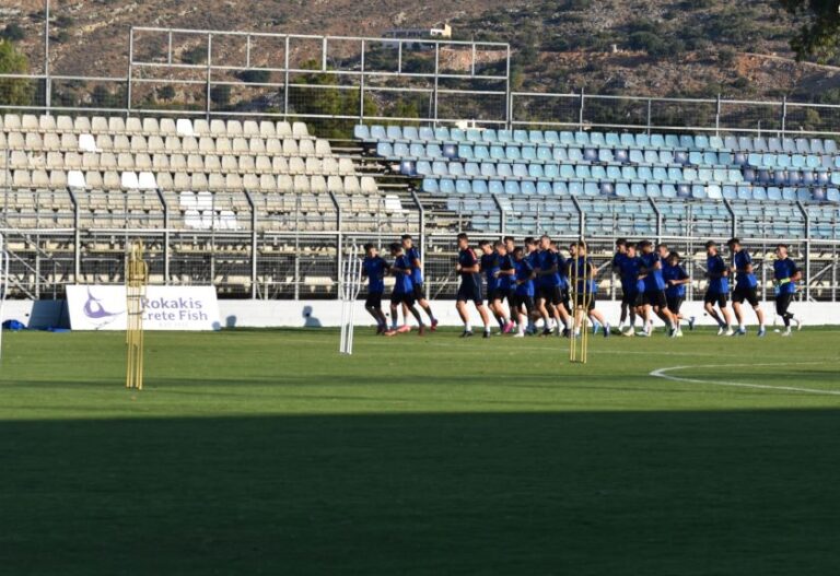 Διπλές προπονήσεις και φιλικό παιχνίδι
